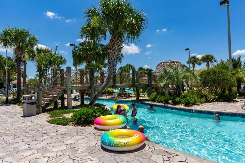 6 Bedrooms- 5 Bathrooms- Champions Gate 1593 Fd Davenport Holiday home