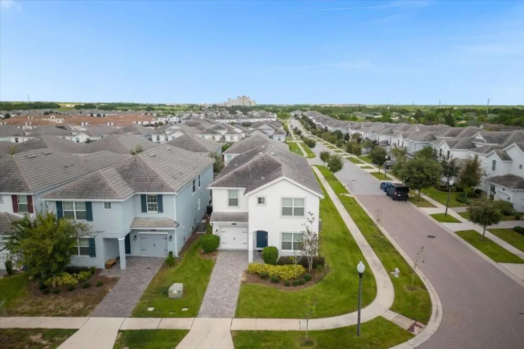 6 Bedrooms- 5 Bathrooms- Champions Gate 1593 Fd Davenport 0*,