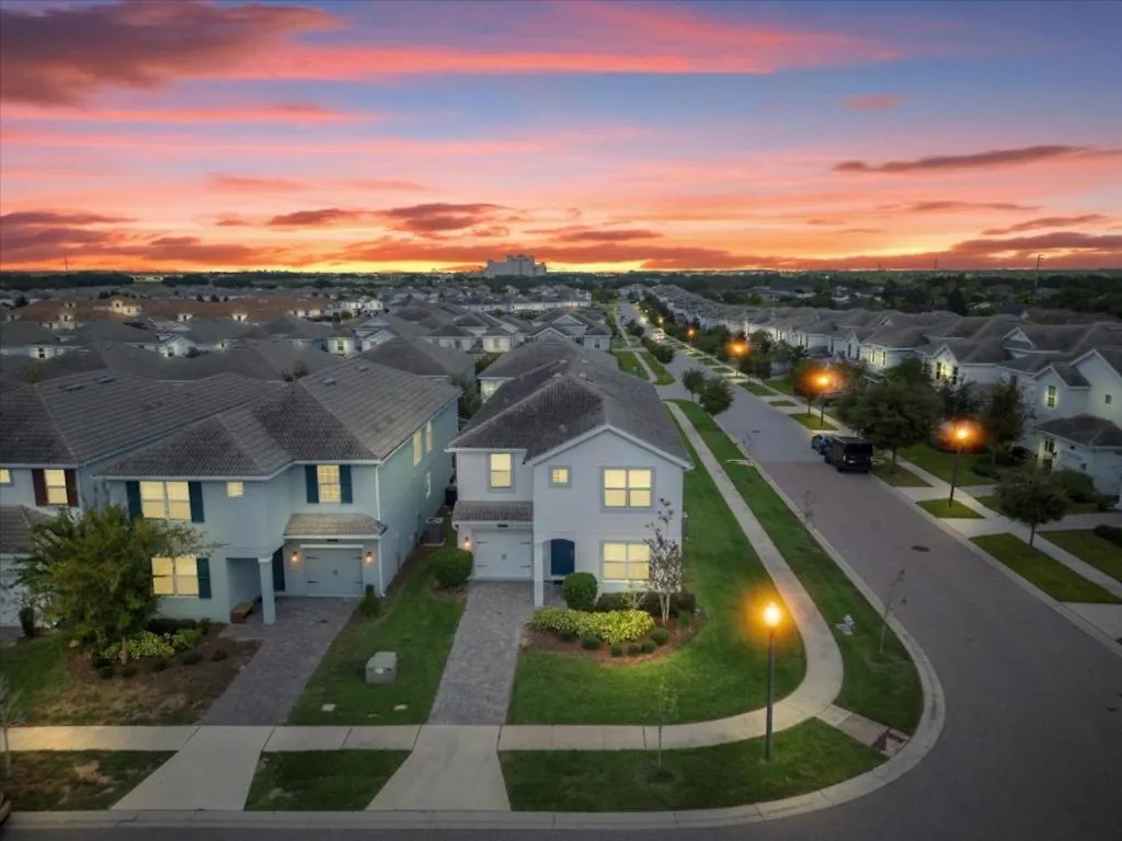6 Bedrooms- 5 Bathrooms- Champions Gate 1593 Fd Davenport United States