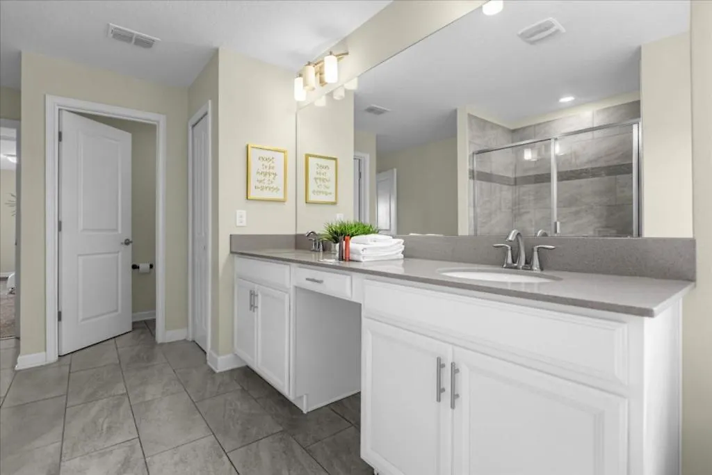 Holiday home 6 Bedrooms- 5 Bathrooms- Champions Gate 1593 Fd Davenport United States