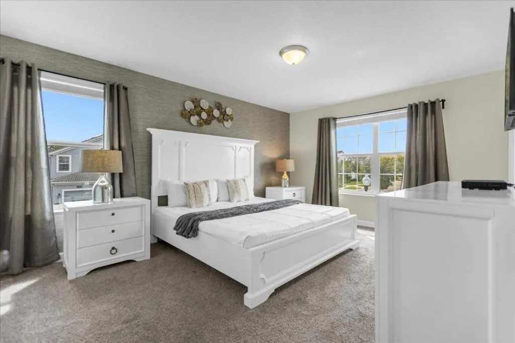 6 Bedrooms- 5 Bathrooms- Champions Gate 1593 Fd Davenport Holiday home
