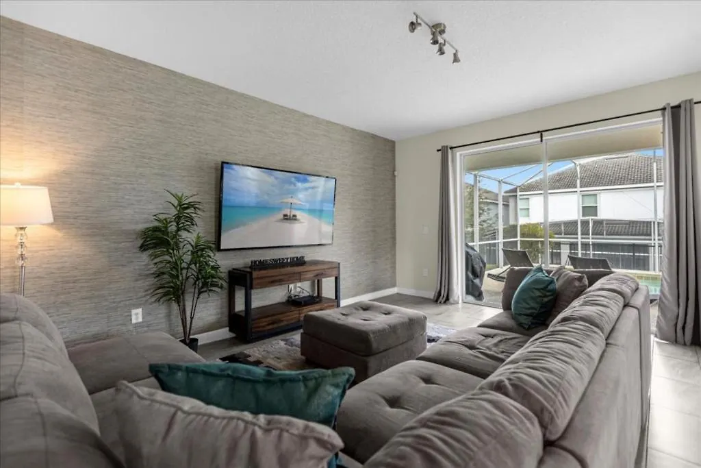 6 Bedrooms- 5 Bathrooms- Champions Gate 1593 Fd Davenport