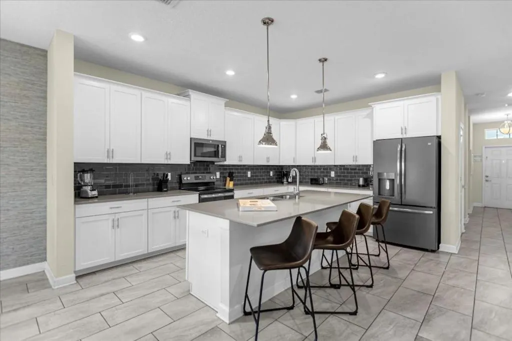 6 Bedrooms- 5 Bathrooms- Champions Gate 1593 Fd Davenport